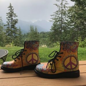 Trippy boots!! Vegan Leather!!